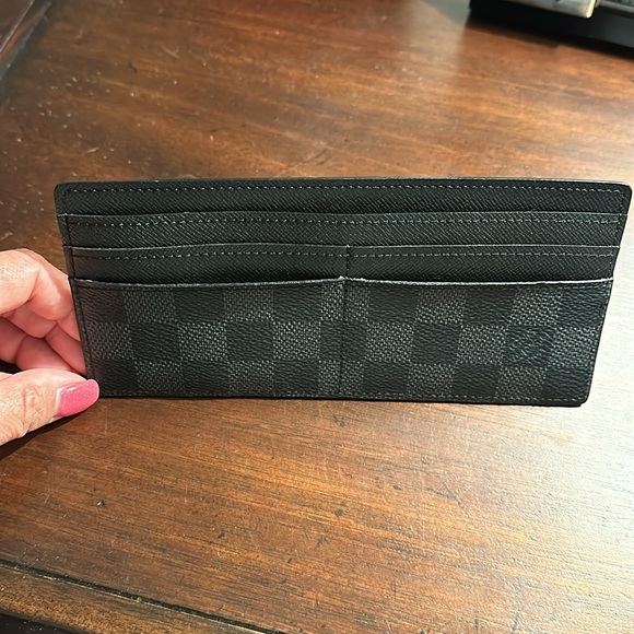 EUC Louis Vuitton Damier Graphite Long Card Holder - Picture 6 of 6